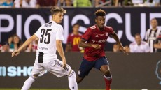 FC Bayern's Kingsley Coman, right, and Juventus' Leonardo Loria, left, go after the ball during the second half of an International Champions Cup tournament soccer match Wednesday, July 25, 2018, in Philadelphia. Juventus won 2-0. (AP Photo/Chris Szagola)